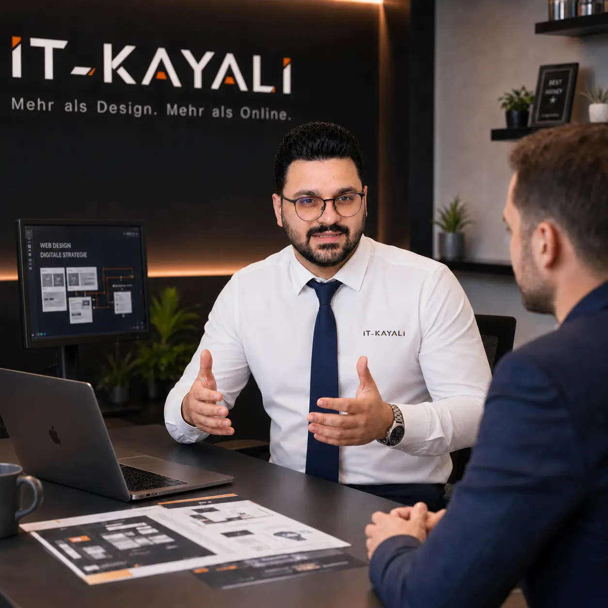 IT-Kayali übergibt ein Projekt an einen Kunden